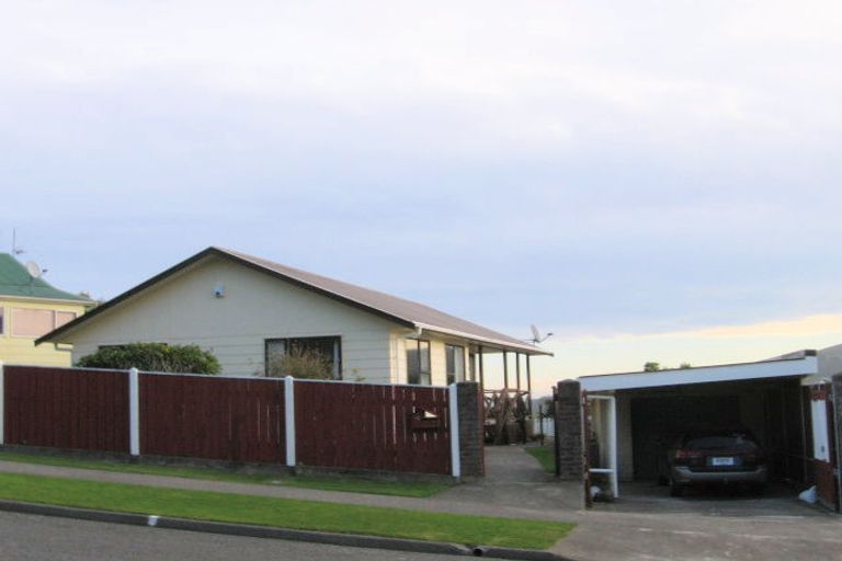 Photo of property in 10 Invercargill Drive, Kelson, Lower Hutt, 5010