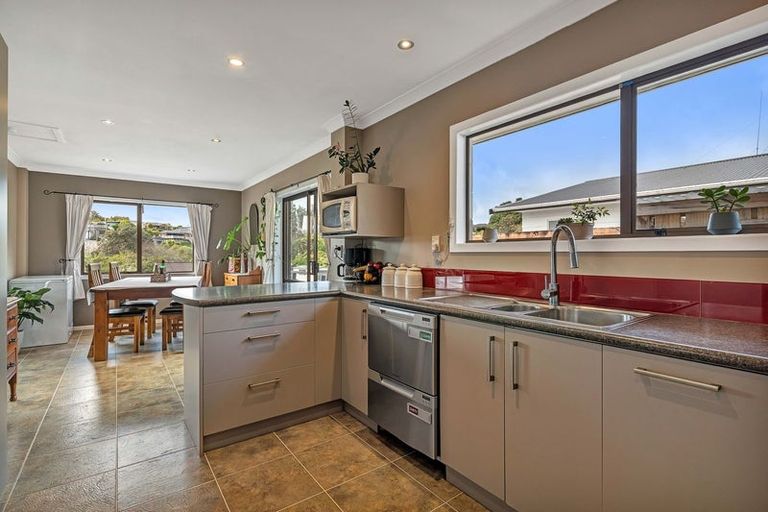 Photo of property in 18 Hartland Place, Welbourn, New Plymouth, 4312