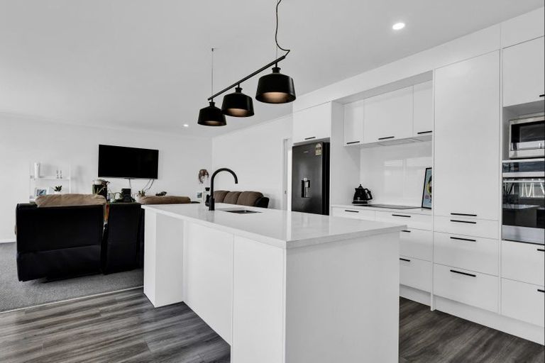 Photo of property in 42 County Drive, Hawera, 4610