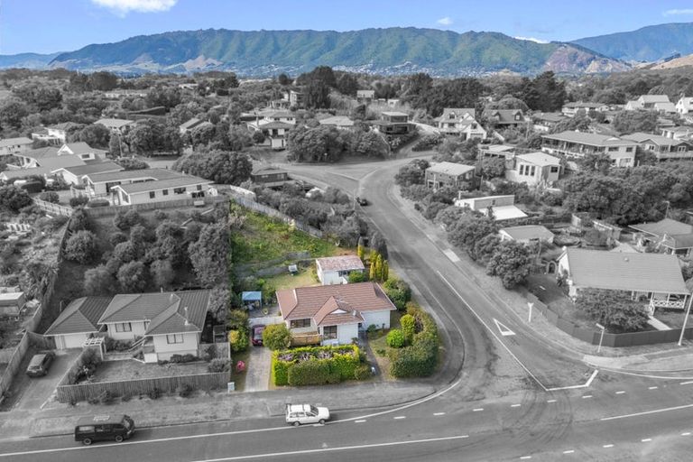 Photo of property in 28 Weggery Drive, Waikanae Beach, Waikanae, 5036