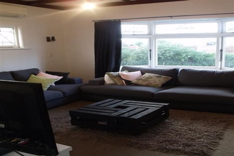 Photo of property in 1112 Caroline Road, Mayfair, Hastings, 4122