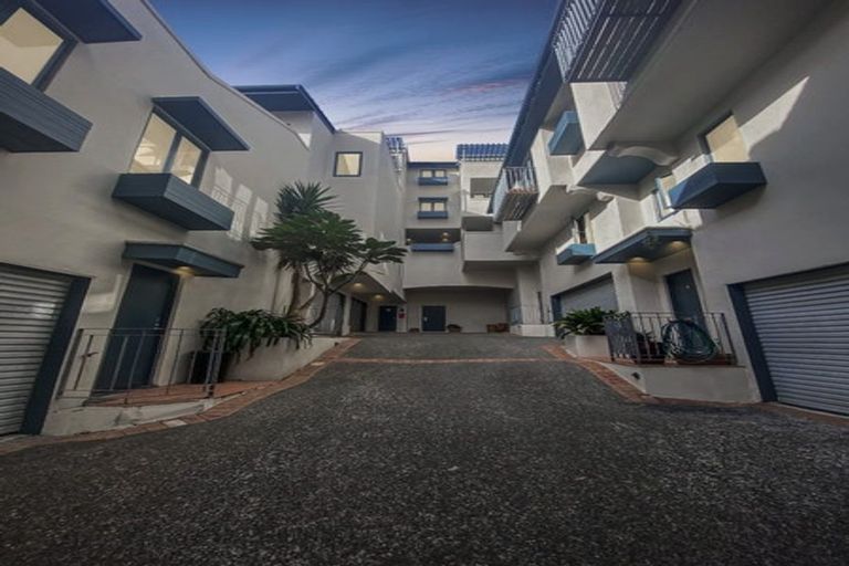 Photo of property in 7e Austin Street, Mount Victoria, Wellington, 6011