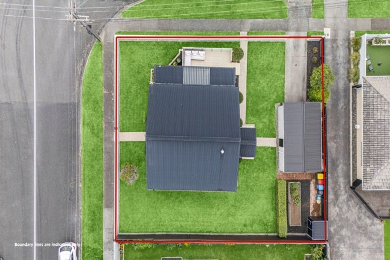 Photo of property in 1 Rainsford Street, Moturoa, New Plymouth, 4310