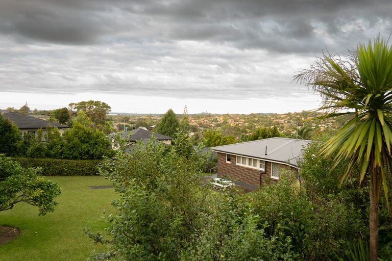 Photo of property in 2/15b Nandana Drive, Glen Eden, Auckland, 0602