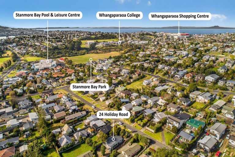 Photo of property in 24 Holiday Road, Stanmore Bay, Whangaparaoa, 0932