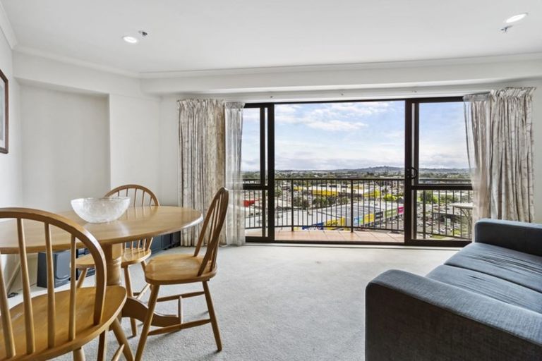 Photo of property in The Rennaissance, 4g/18 Ronwood Avenue, Manukau, Auckland, 2104