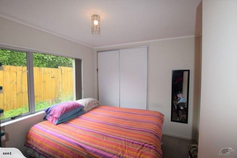 Photo of property in 297 Triangle Road, Massey, Auckland, 0614