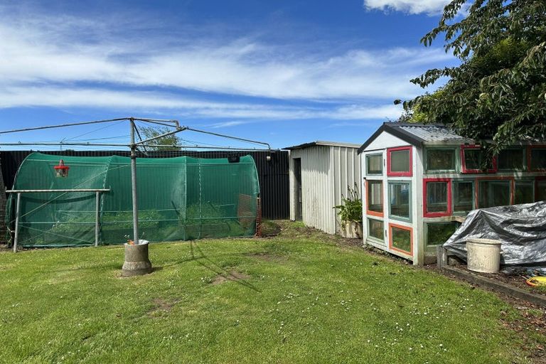 Photo of property in 5 Kitchener Street, Eltham, 4322