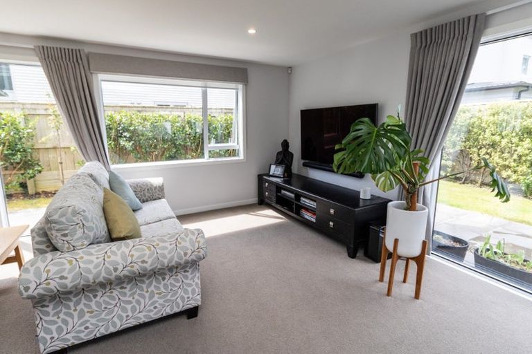 Photo of property in 92 Silverstream Road, Crofton Downs, Wellington, 6035