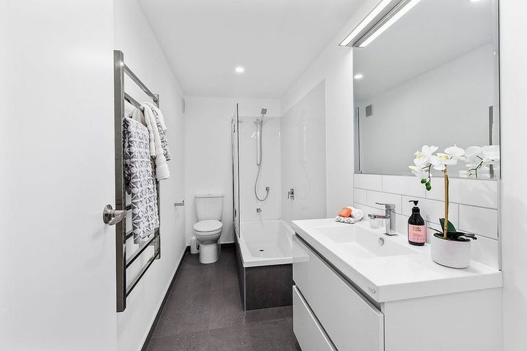 Photo of property in 96 Homebush Road, Khandallah, Wellington, 6035