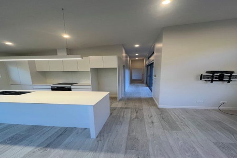 Photo of property in 73 Warman Road, Okura, Albany, 0792