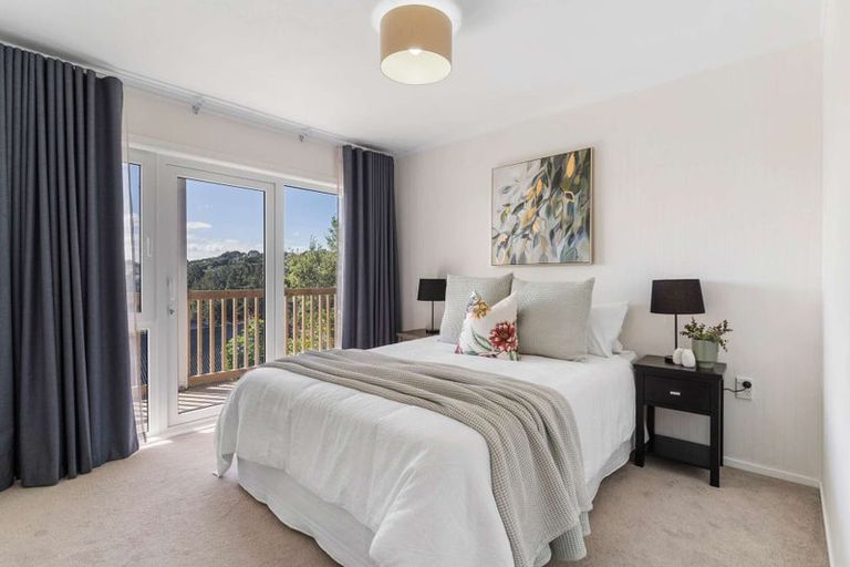 Photo of property in 53 Island Bay Road, Beach Haven, Auckland, 0626