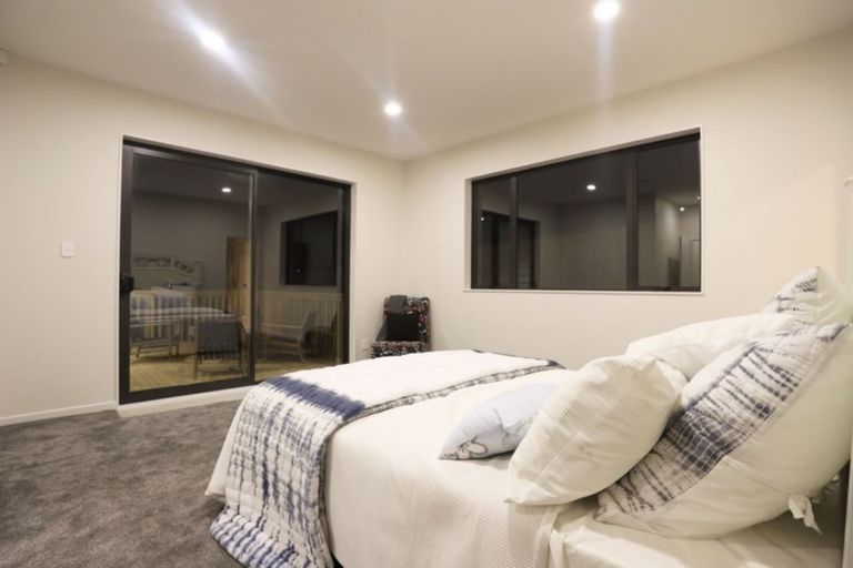 Photo of property in 6 Celestial Crescent, Orewa, 0931