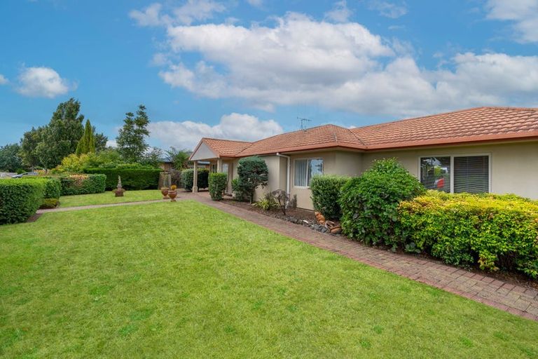 Photo of property in 126 Collins Road, Melville, Hamilton, 3206