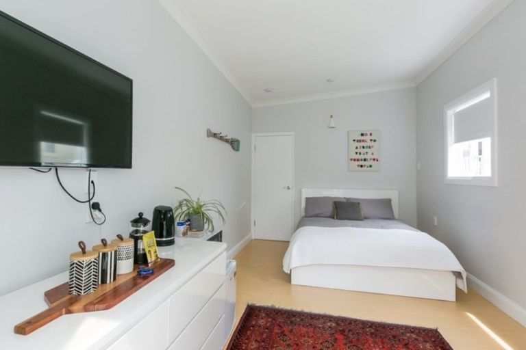 Photo of property in 137 Vigor Brown Street, Napier South, Napier, 4110