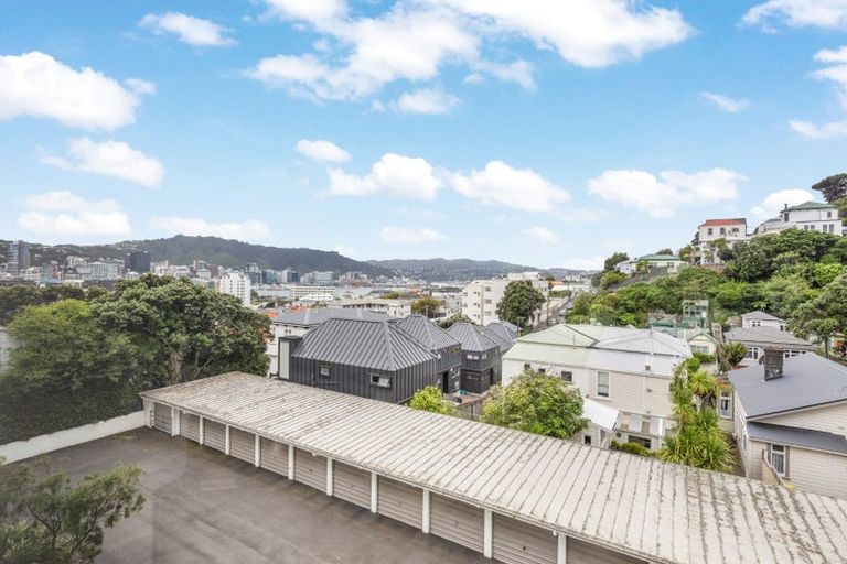 Photo of property in 22/4 Claremont Grove, Mount Victoria, Wellington, 6011
