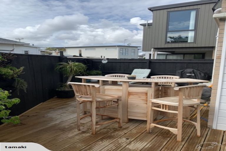 Photo of property in 2/31 Kenderdine Road, Papatoetoe, Auckland, 2025