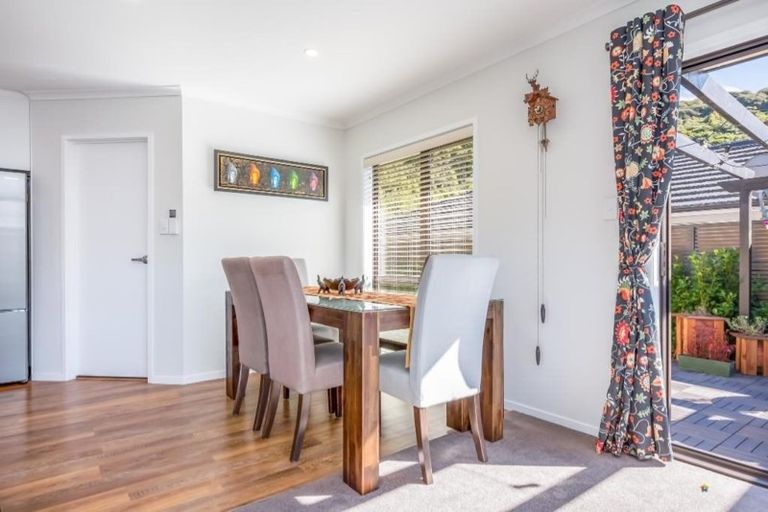 Photo of property in 79 Riverstone Drive, Riverstone Terraces, Upper Hutt, 5018