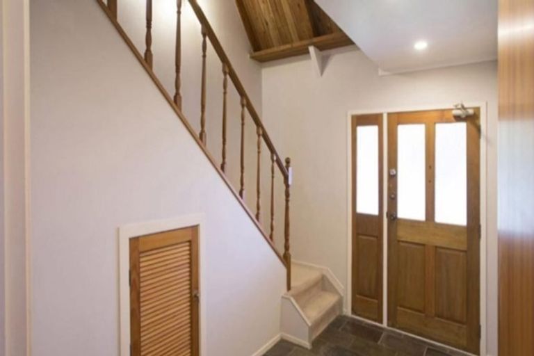 Photo of property in 30 Venus Place, Half Moon Bay, Auckland, 2012