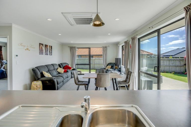 Photo of property in 4 Mooring Close, Haruru, 0204