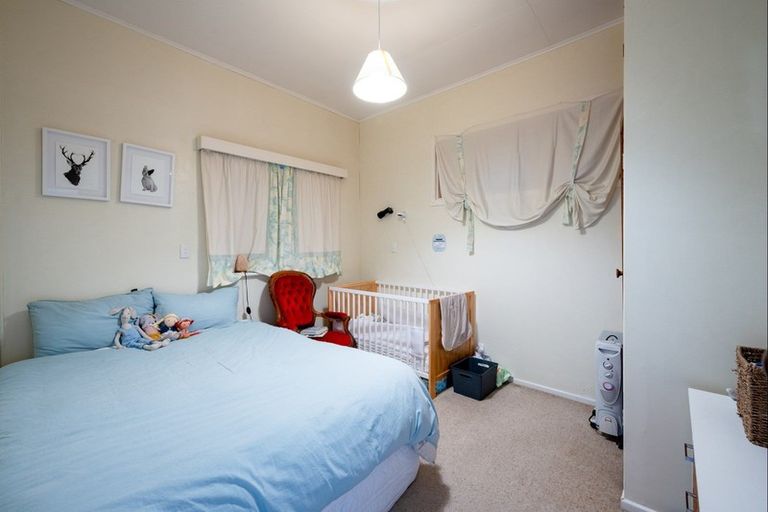 Photo of property in 142 Beacon Point Road, Wanaka, 9305