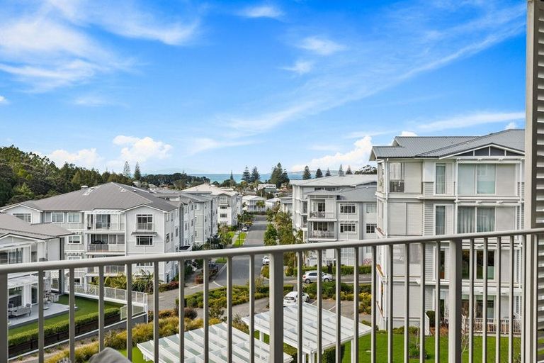 Photo of property in 170 Landmark Terrace, Orewa, 0931