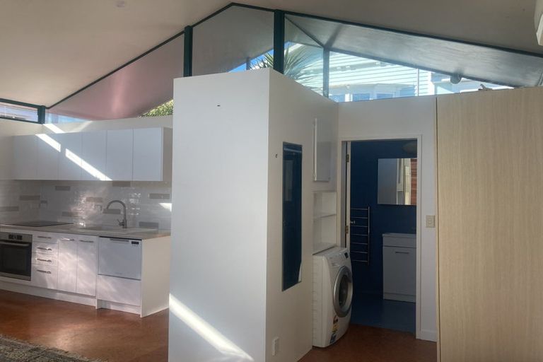 Photo of property in 105 Owen Street, Newtown, Wellington, 6021