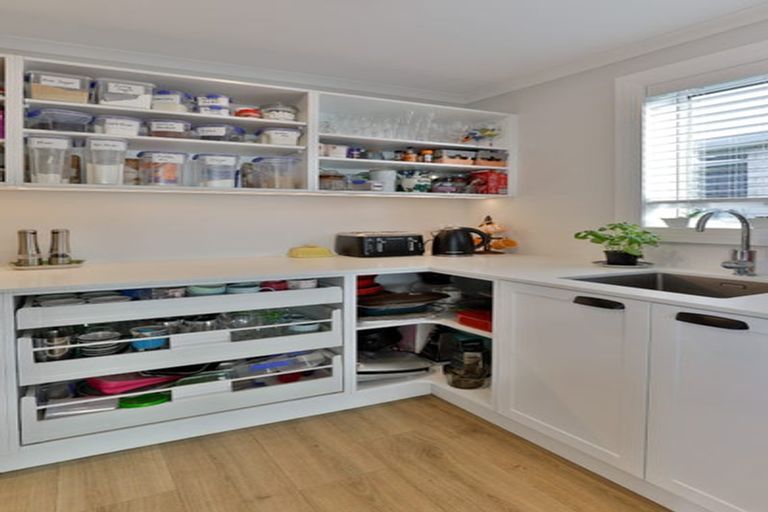 Photo of property in 6 Sellars Road, Bombay, 2675