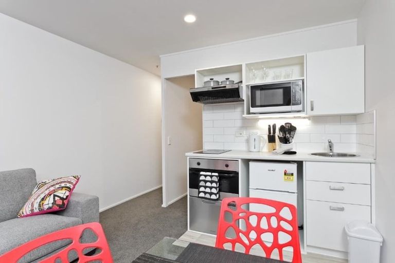 Photo of property in Harvard On Hobson Apartments, 9e/147 Hobson Street, Auckland Central, Auckland, 1010