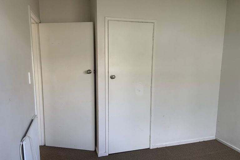 Photo of property in 2/26 Ludlow Terrace, Totara Vale, Auckland, 0627