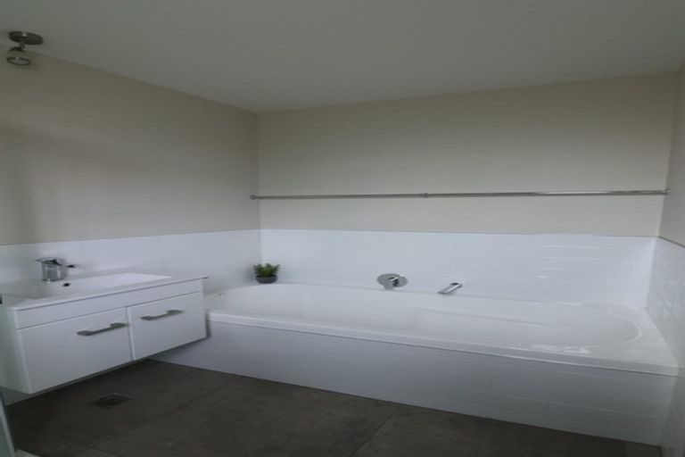 Photo of property in 17 East Street, Terrace End, Palmerston North, 4410