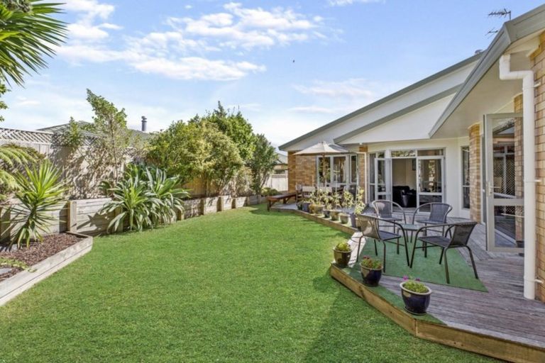 Photo of property in 17 Bronte Place, Somerville, Auckland, 2014