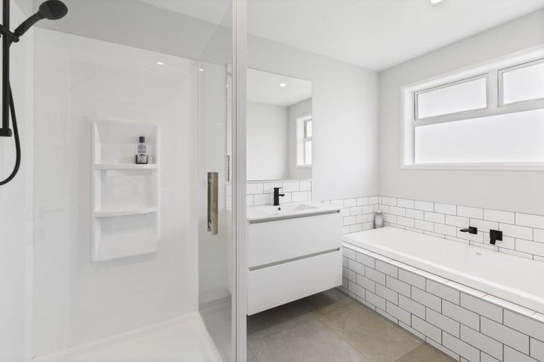 Photo of property in 7 Fairview Place, Levin, 5510