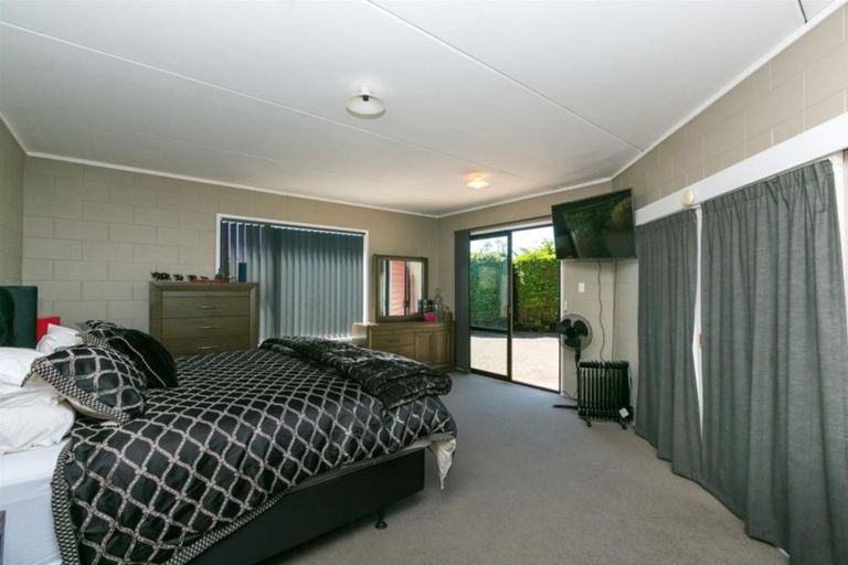 Photo of property in 23d Veale Road, Frankleigh Park, New Plymouth, 4310