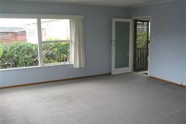 Photo of property in 2/59 Shakespeare Road, Milford, Auckland, 0620