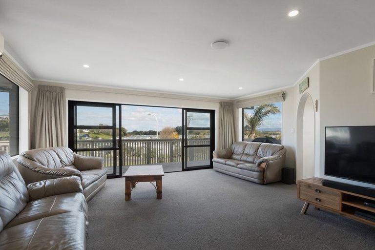 Photo of property in 45 Hanlen Avenue, Waihi Beach, 3611