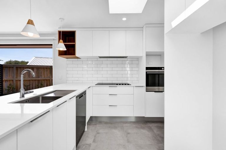 Photo of property in 26 Sycamore Grove, Lower Vogeltown, New Plymouth, 4310