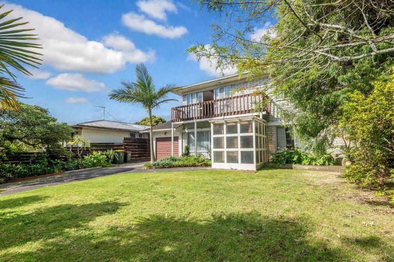 Photo of property in 94 Crawford Avenue, Mangere Bridge, Auckland, 2022