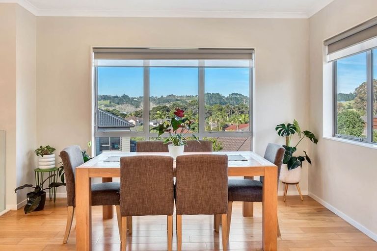 Photo of property in 49 South Kensington Way, Henderson, Auckland, 0612