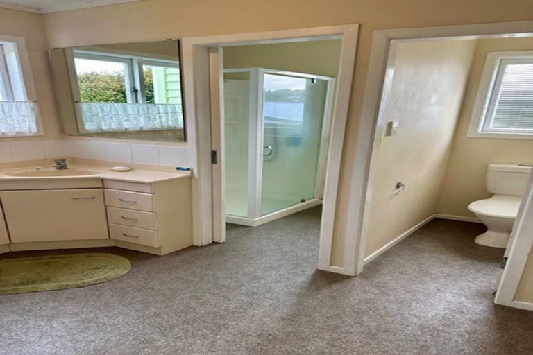 Photo of property in 120 Eskdale Road, Birkdale, Auckland, 0626