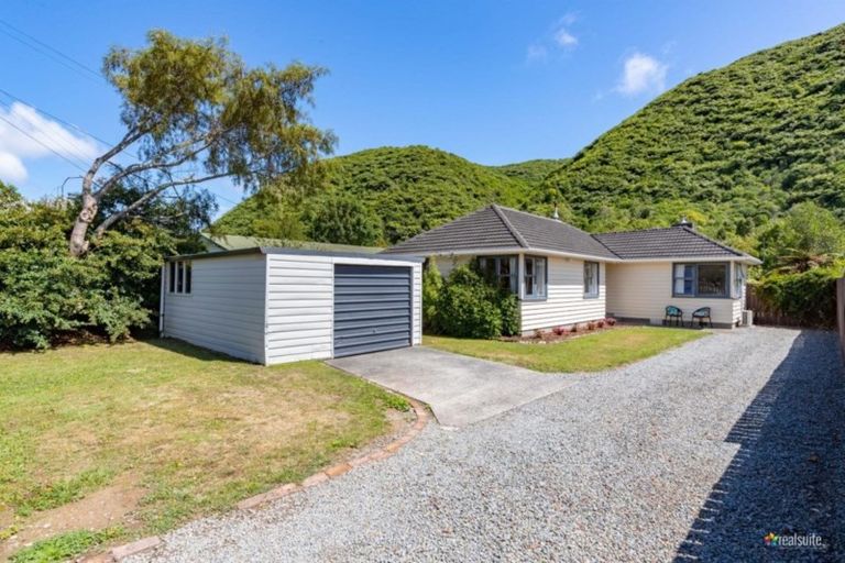 Photo of property in 50 Black Beech Street, Birchville, Upper Hutt, 5018