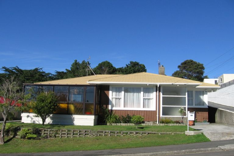 Photo of property in 24 Beazley Avenue, Paparangi, Wellington, 6037