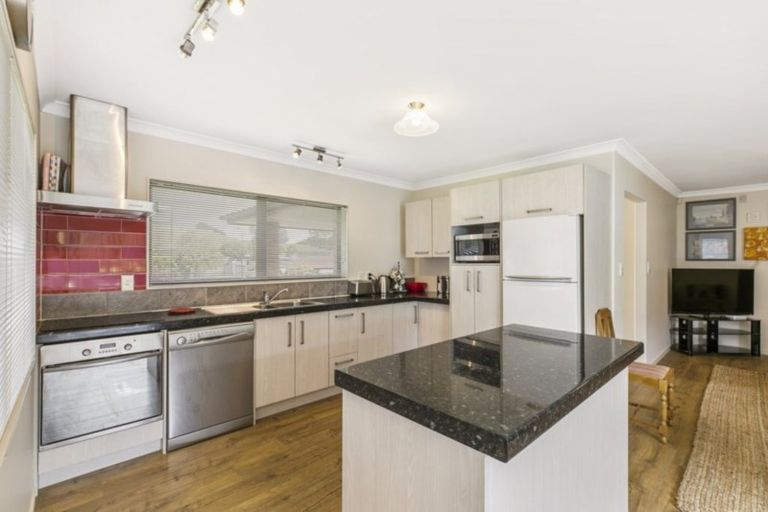 Photo of property in 16 Rosella Drive, Welcome Bay, Tauranga, 3112