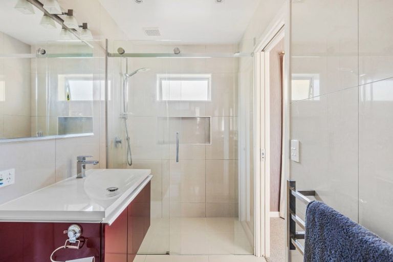 Photo of property in 305 Mangorei Road, Merrilands, New Plymouth, 4312