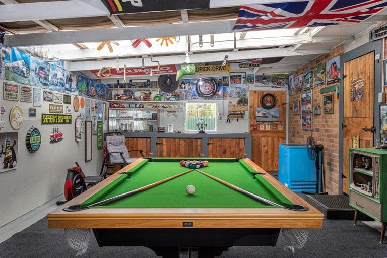 Photo of property in 70 Great South Road, Huntly, 3700