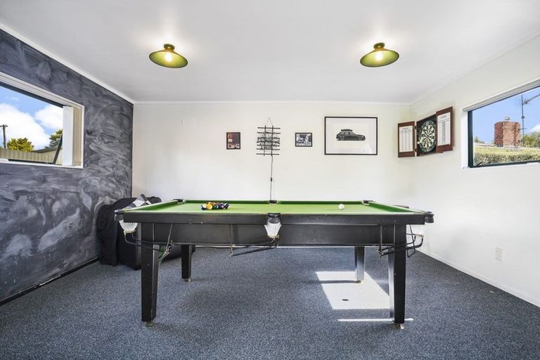 Photo of property in 1 Seifert Street, Forest Lake, Hamilton, 3200