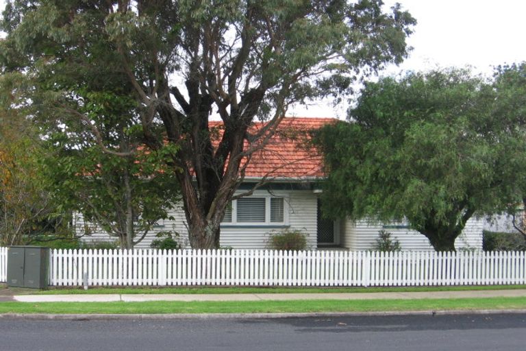 Photo of property in 32 Ranfurly Road, Alfriston, Auckland, 2105