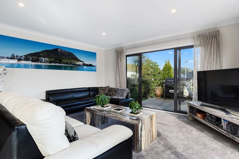 Photo of property in 6 Ellesmere Close, Pyes Pa, Tauranga, 3112