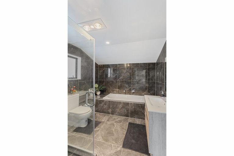 Photo of property in 127a Puhinui Road, Papatoetoe, Auckland, 2104