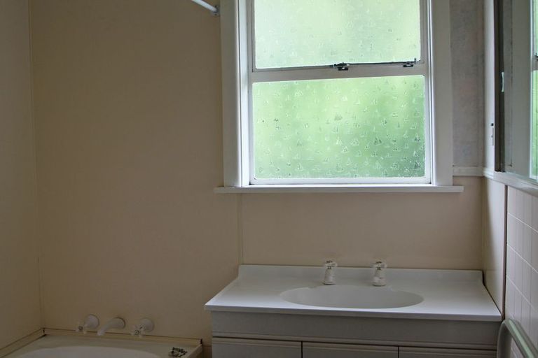 Photo of property in 14 Arthur Street, Holmes Hill, Oamaru, 9401